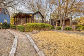 The Plum @ Mendelbaum Winery Guest Cabins